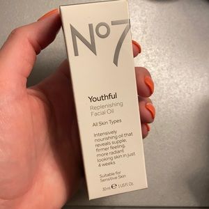 No7 Youthful Replenishing Facial Oil